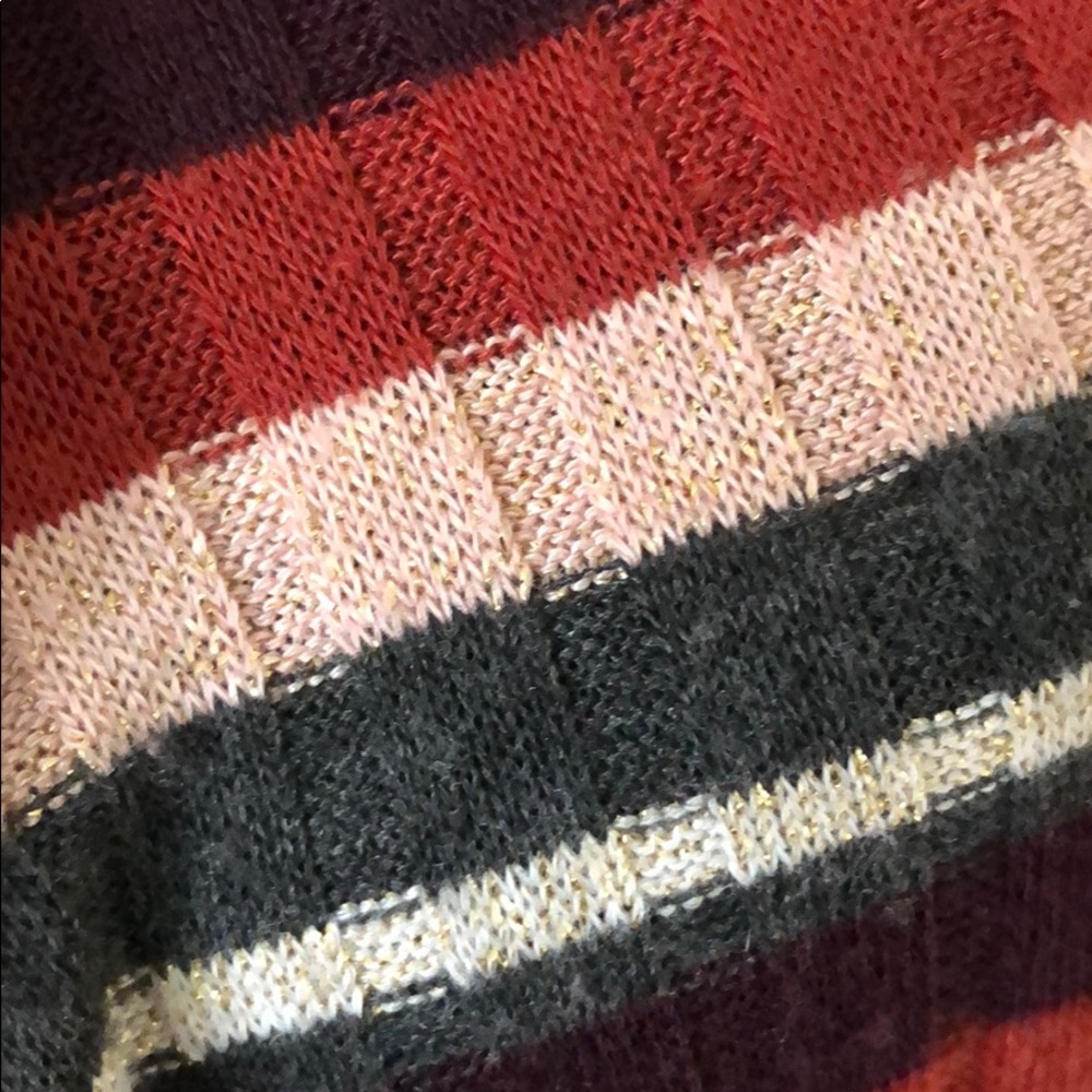 Top - Picture 2 of 3